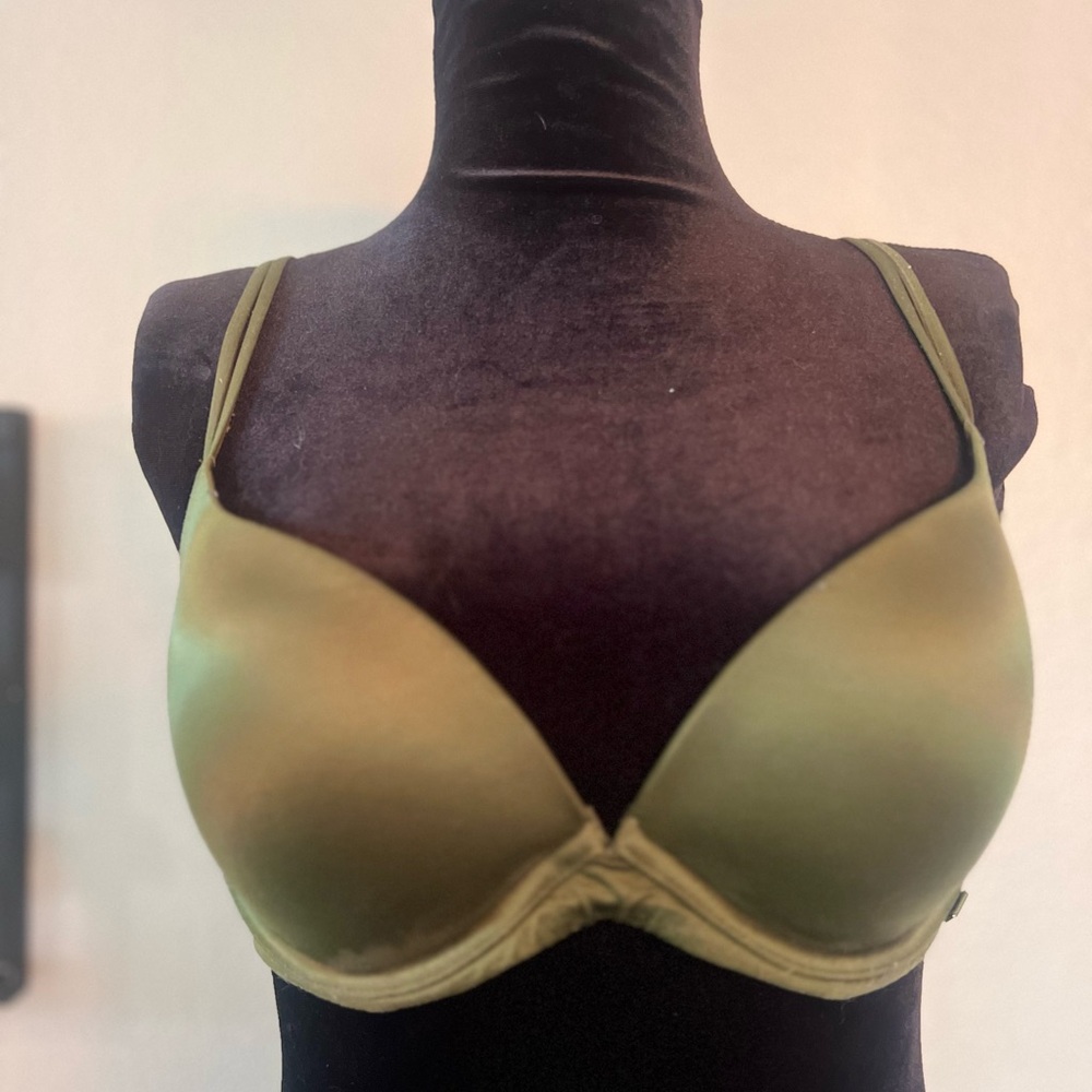 Victoria Secret Very Sexy Lightly Lined Satin Green Bra